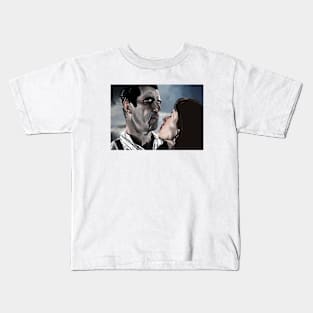 Dracula and Zoe on the beach (Claes Bang and Dolly Wells) Kids T-Shirt